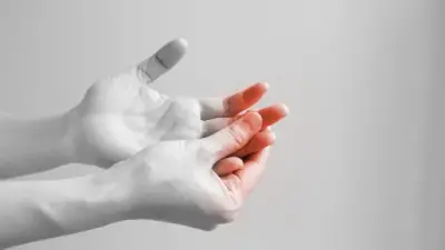 Elinizdeki Uyuşmayı Hafife Almayın: Kalıcı Hasar Riski Kapıda!