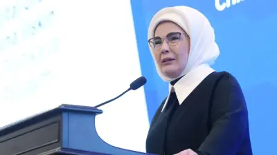 Emine Erdoğan'dan 'Aile ve Nüfus 10 Yılı Vizyonu'na Tam Destek: Gelecek Nesiller İçin Kritik Adım