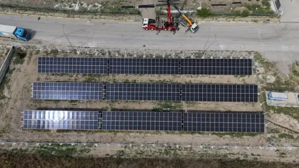 Erzurum 1. OSB'deki güneş enerjisi santrali panelleri