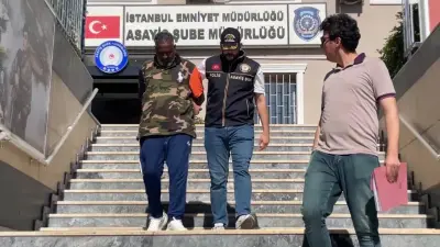Fatih'te Turistin Çantasını Çalan Etiyopyalı Şüpheli, Yurt Dışına Kaçarken İstanbul Havalimanı'nda Yakalandı