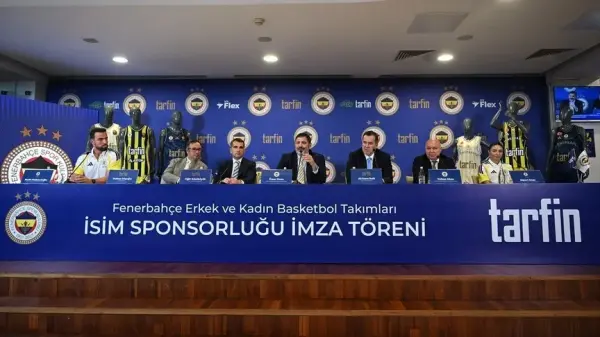 Fenerbahçe ve Tarfin yetkilileri sponsorluk anlaşması imza töreninde