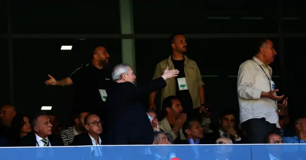 Fenerbahçe olağanüstü genel kurulunda Aziz Yıldırım ve güvenlik güçleri