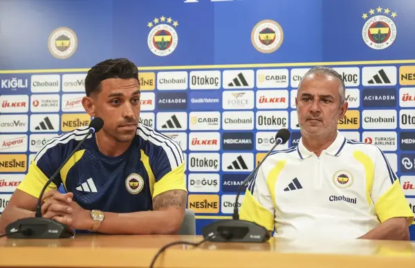 Fenerbahçe Teknik Direktörü İsmail Kartal ve İrfan Can Kahveci basın toplantısında