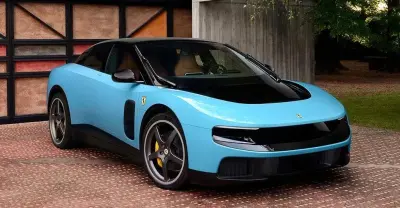 Ferrari İlk Elektrikli Modelini Tanıttı: Jony Ive Tasarımında Dokunuşlar