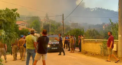 Fethiye'de Orman Yangını: İnlice Mahallesi'nde Tahliye Başladı