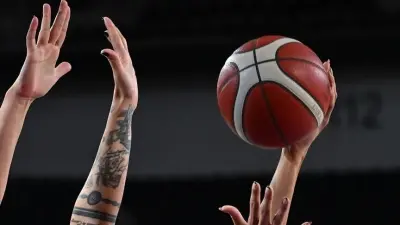 FIBA 2026 Kadınlar Basketbol Dünya Kupası finalinde ABD ve Fransa takımlarının oyuncuları sahada