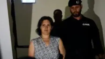 Fransız çift, Portekiz'de mahkemeye getirilirken