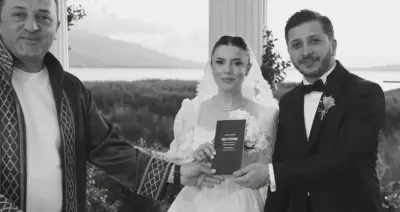Göreme'de peribacalarından kopan kayaların altında kalan gazeteci Eray Tuna ve eşi Begüm Tuna'nın bulunduğu kaza yeri.