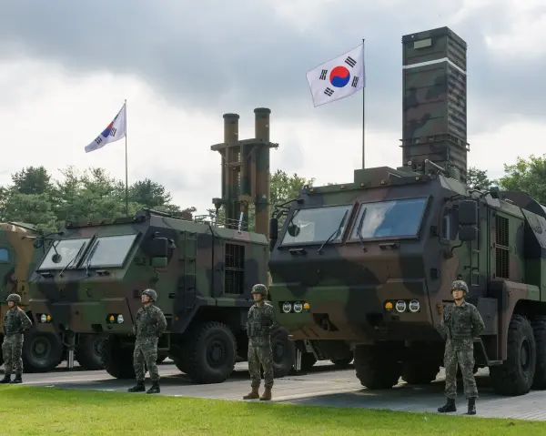 Güney Kore Devlet Başkanı Lee Jae Myung, kabine toplantısında konuşurken