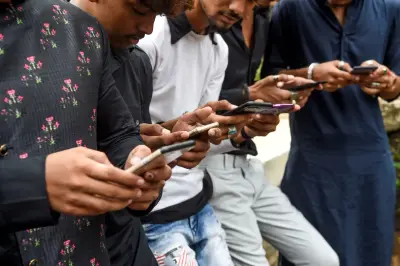 Hindistan'da spam çağrı düzenlemesi sonrası telefon ekranında arayan kimliği uygulaması