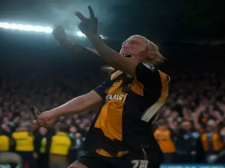 Hull City futbolcuları Coventry maçında gol sevinci yaşıyor
