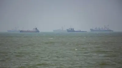 Hürmüz Boğazı'nda Ticari Gemilerin Geçişi Savaş Sonrası Rekor Seviyeye Ulaştı