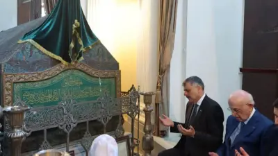 İçişleri Bakanı Çiftçi'den Tarihi Ziyaret: II. Abdülhamid'in Türbesi ve Makam Odasındaki Tablo Yeniden Gündemde