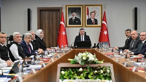 İçişleri Bakanı Çiftçi'nin okul güvenliği toplantısında konuşurken çekilmiş fotoğrafı