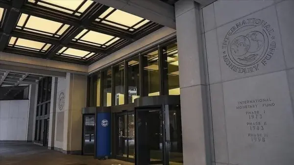 IMF Sözcüsü Julie Kozack basın toplantısı yaparken