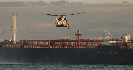 İngiliz Kanalı'nda Rus 'gölge filo' tankerine müdahale eden İngiliz komandoları