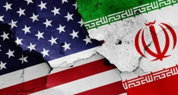 ABD ve İran güçleri arasında Hürmüz Boğazı yakınlarında gergin bir askeri durum.