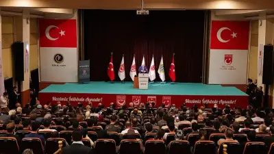 İsmail Kahraman'dan Siyaset Tanımı ve Tarihi Eleştirisi: 'Siyasette Menfaat Olmaz'
