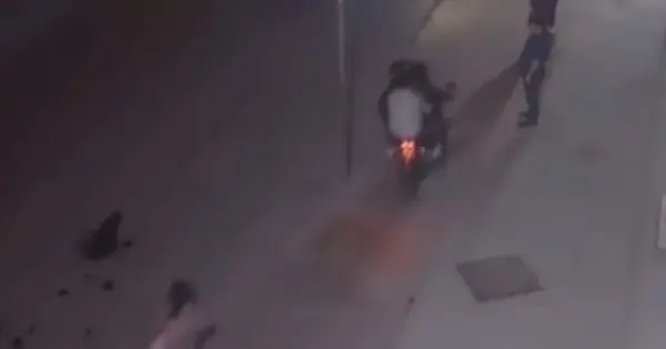 İstanbul'da drone destekli kapkaç operasyonunda yakalanan şüpheliler