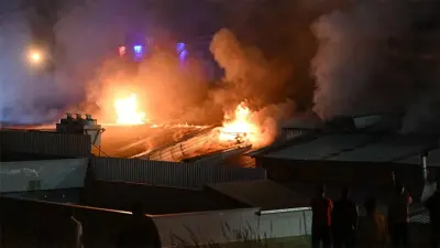 İstanbul'da Fabrika Yangını: Ümraniye'de Büyük Tesis Alevlere Teslim Oldu