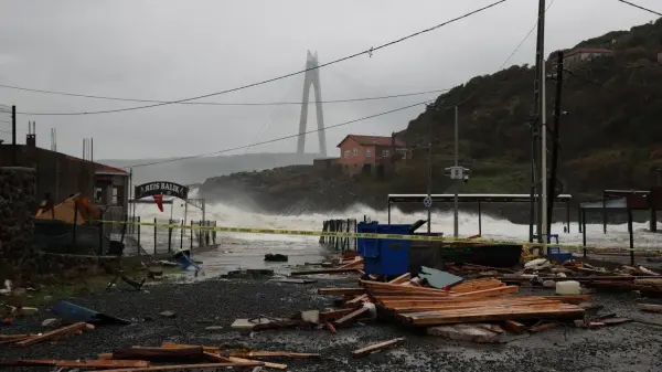İstanbul'da Fırtına ve Sağanak Yağış Alarmı