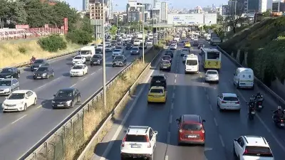 İstanbul'da Haftanın İlk İş Gününde Trafik Yoğunluğu Yüzde 63'e Ulaştı: Avrasya Tüneli Kazası Etkisi