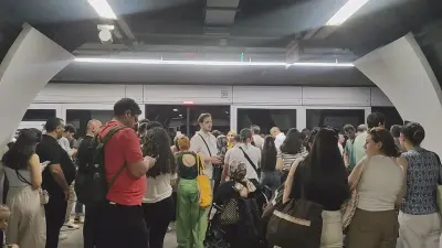İstanbul'da M7 Metro Hattı'nda Arıza: Ulaşım Felç Oldu, Yolcular Uzun Kuyruklarda Bekledi