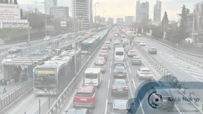 İstanbul'da Mesai Sonu Çilesi: Trafik Yoğunluğu Yüzde 70'e Ulaştı