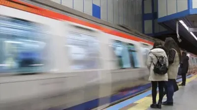 İstanbul'da Metro Hattı Arızası: M2 ve M6 Seferleri Durdu, Peronlar Boşaldı