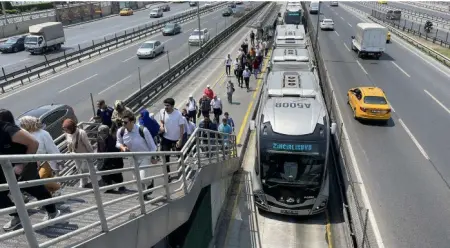 İstanbul'da 15 Temmuz Koşusu nedeniyle metrobüs ve otobüs güzergahlarında yapılan değişiklikler