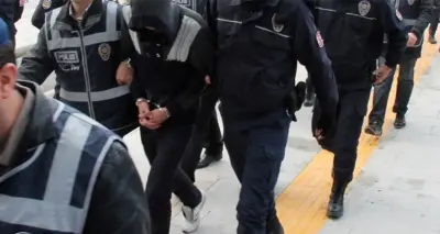 İzmir'de FETÖ, Yolsuzluk ve Kara Para Aklama Operasyonları: Çok Yönlü Baskınlarda 133 Şüpheli Hedef Alındı