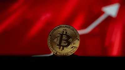Jeopolitik Gerilimler ve Sermaye Çıkışları Bitcoin'i 74 Bin Dolar Altına İtti