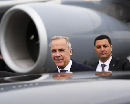 Kanada Başbakanı Mark Carney, Avrupa Siyasi Topluluğu zirvesinde konuşma yaparken.