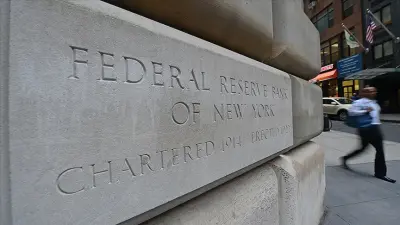 Kansas City Fed Başkanı Schmid'den Enflasyon Uyarısı: Faiz Artışı Masada