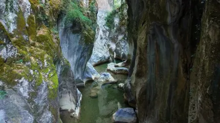 Kastamonu Saltuklu Kanyonu'nun berrak suları ve kayalık yapısı