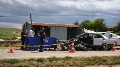 Kırıkkale'de Bayram Tatili Acısı: İki Otomobil Çarpıştı, 3 Ölü, 6 Yaralı