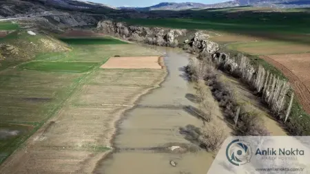 Kızılırmak Nehri'nin Kızıldağ eteklerinden doğuşunu ve genişleyişini gösteren havadan görünüm