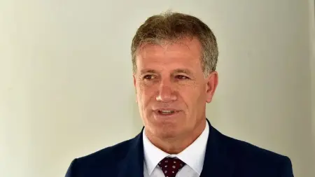 KKTC Bakanı Erhan Arıklı'nın görevden alınması