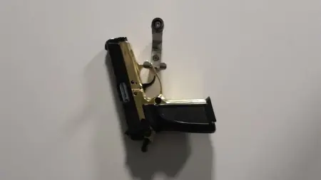 Küçükçekmece Eğitim Kurumunda Silah Bulundu