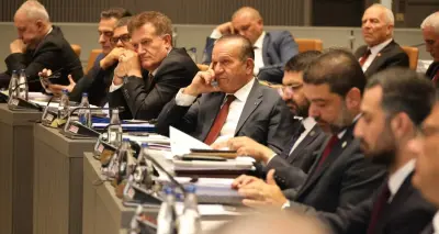 Kuzey Kıbrıs Türk Cumhuriyeti'nde oy kullanan vatandaşlar ve seçim sandığı