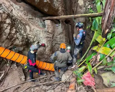 Laos'ta Mağarada Mahsur Kalan 5 Kişi Kurtarıldı, 2 Kişi İçin Arama Sürüyor