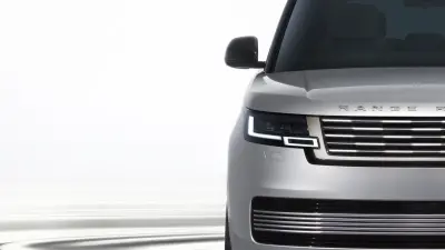 Lüksün Zirvesi Yeniden Tanımlandı: Range Rover SV Ultra'ya Davetlisiniz!
