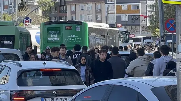 M5 Metro Hattı Ihlamurkuyu İstasyonu'nda kablo patlaması sonrası oluşan duman ve güvenlik önlemleri