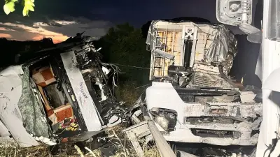 Manisa'da Zincirleme Kaza: İki TIR Çarpıştı, İki Kişi Yaralandı