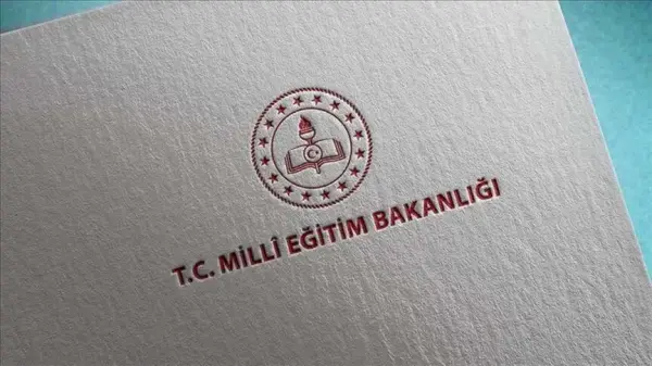 Öğretmen Bilişim Ağı (ÖBA) üzerinden çevrim içi seminerlere katılan bir öğretmen
