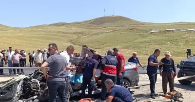 Muş'ta Feci Kaza: Kamyon ile Otomobil Çarpıştı, 2 Can Kaybı, 1 Yaralı