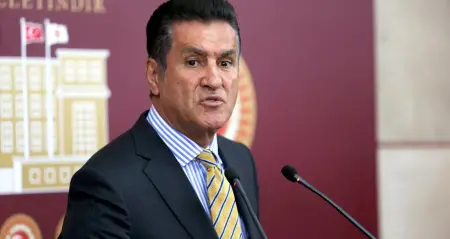 Mustafa Sarıgül açıklama yaparken