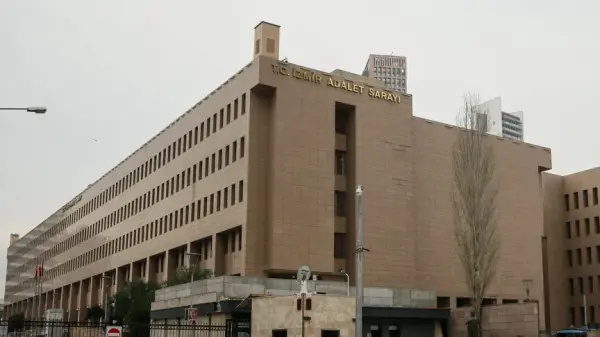Narlıdere Huzurevi'nde patlayan kalorifer borusu ve su hasarı