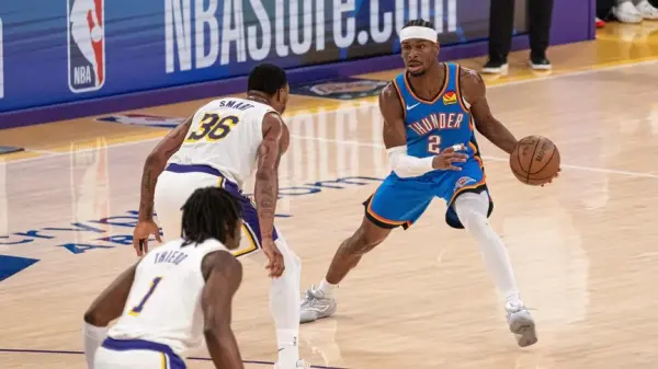 NBA logosu ve basketbol topu