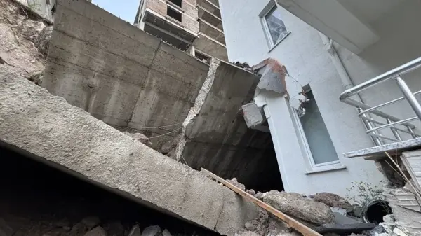 Nevşehirde çöken istinat duvarı sonrası bölgede alınan güvenlik önlemleri